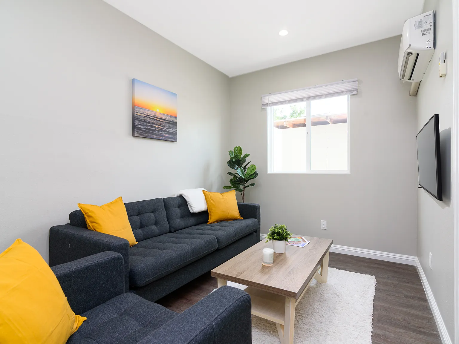 4 bed, 2995 sqft, $925 — Photo 2