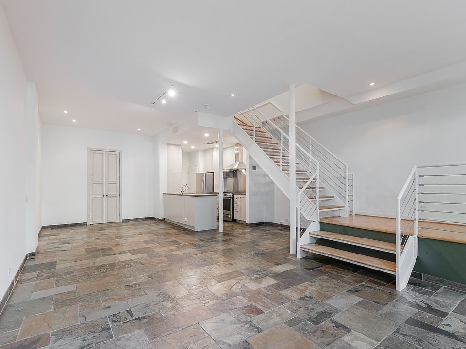 1st image of 33 Price St #3