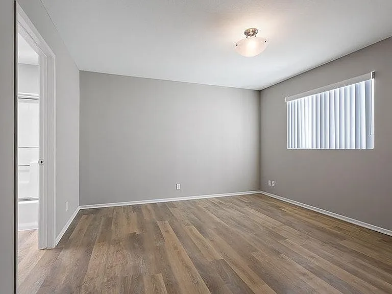 1216 S Corning St — Photo 9