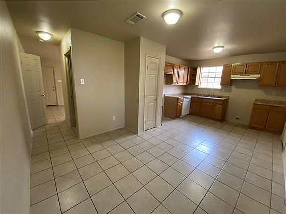 3rd image of 8509 Deerfield Dr