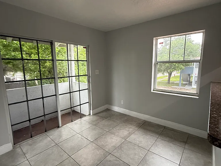1025 SW 2nd Ct #3 — Photo 10