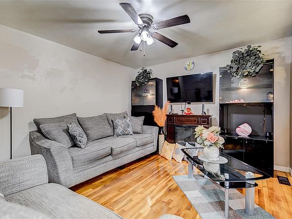2nd image of 6831 Torlina Dr
