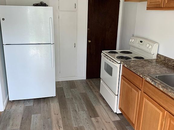 4th image of 33 Indianwood Blvd #33