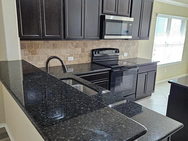 8440 Gentian Dr — Photo 6