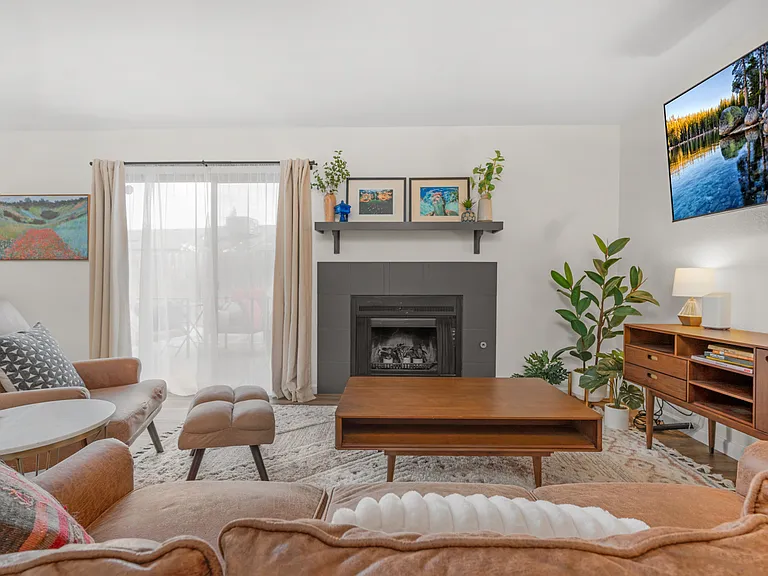 334 W Lexington Ave #103 — Photo 6
