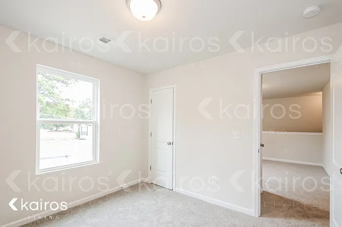 266 Christopher Street Ext — Photo 8
