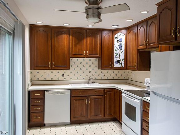 3rd image of 3725 Addington Ct #N180