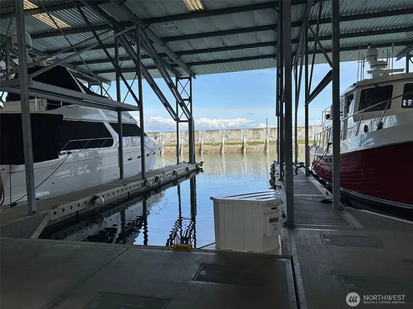3101 V Place #20, Anacortes, WA 98221