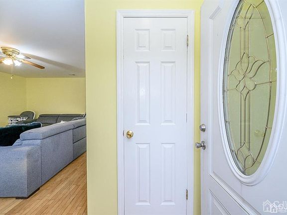 3rd image of 12 Bayview Ave