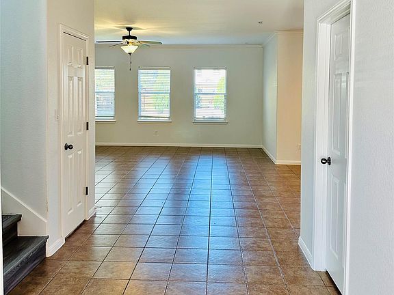 3rd image of 2800 Canyon Valley Run