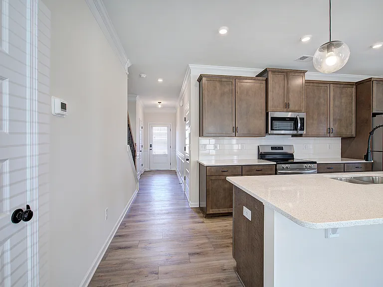 401 Perth Dr — Photo 13