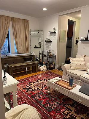 Rented by Bond New York | media 8