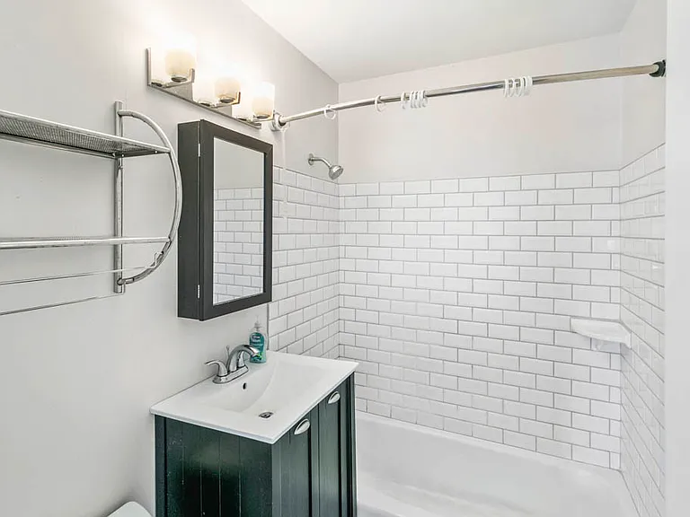 11212 1st St #4 — Photo 9