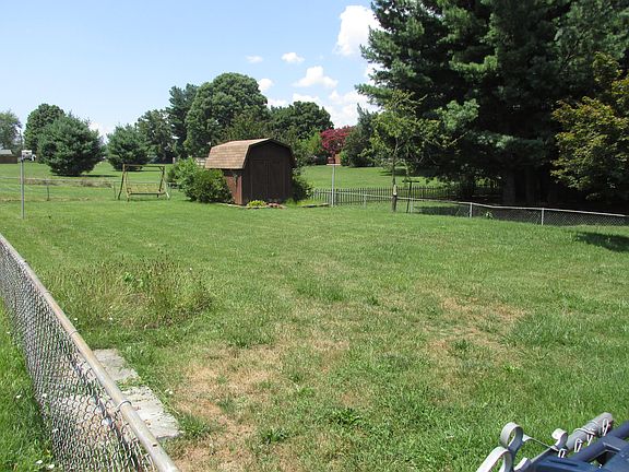 3rd image of 2708 Fairfield Dr NE