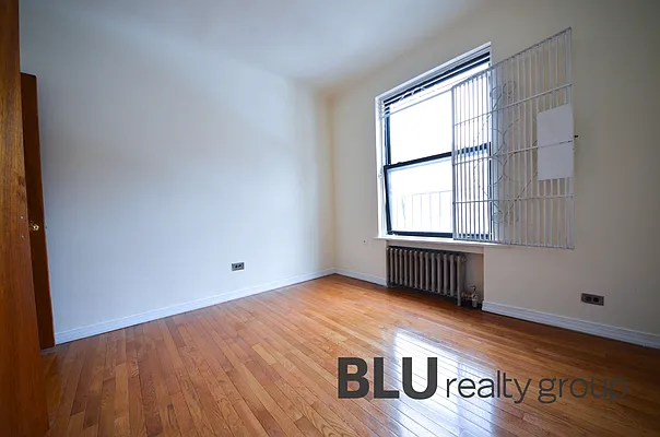 Rented by BLU Real Estate | media 14