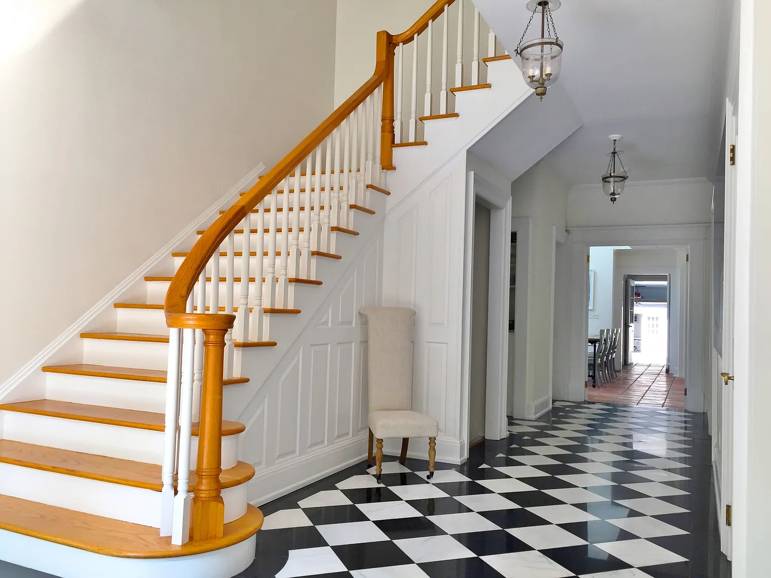 Quietly Elegant Near Beach and Southampton Village — Photo 4
