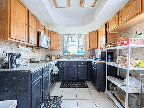 4th image of 1125 NW 27th Avenue