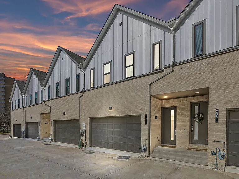 2357 Rook Dr — Photo 2