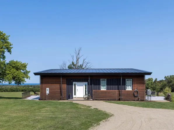 9770 Sidehill Rd, North East, PA 16428