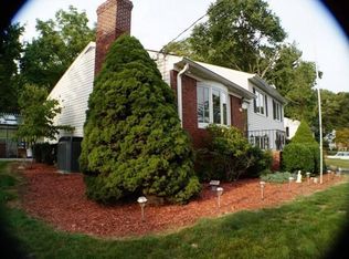 18 Cottage Pl, Gillette, NJ 07933