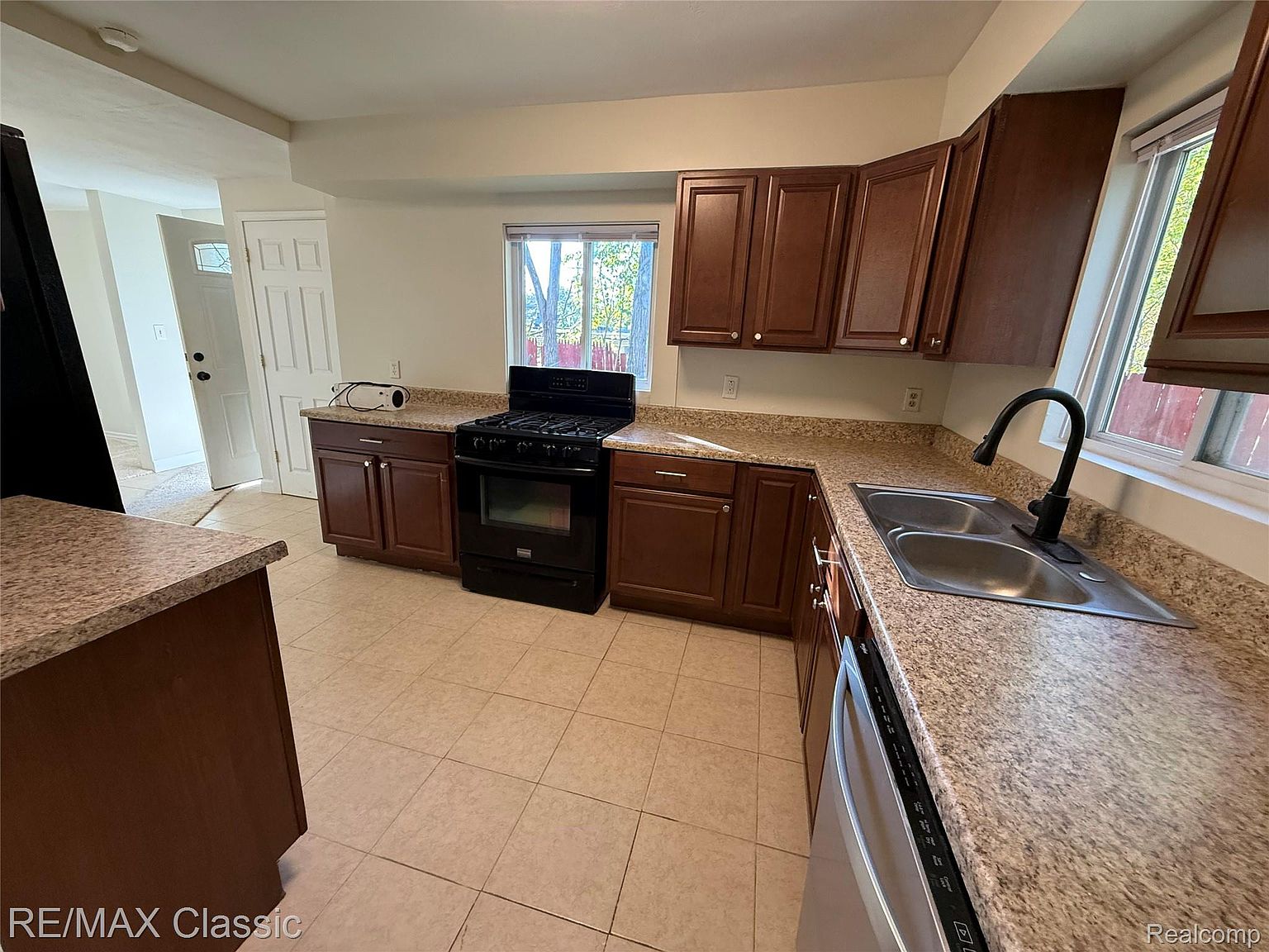 27 Shotwell St, photo 9