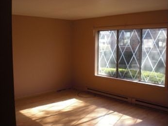 4th image of 17W660 Kirkland Ln