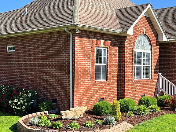 5th image of 313 Lone Oak Dr