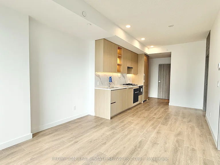 18 Esther Shiner Blvd #2311 — Photo 16