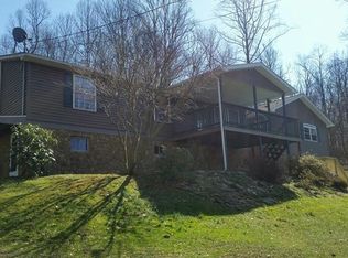 1036 Millwood Rd, Derry, PA 15627