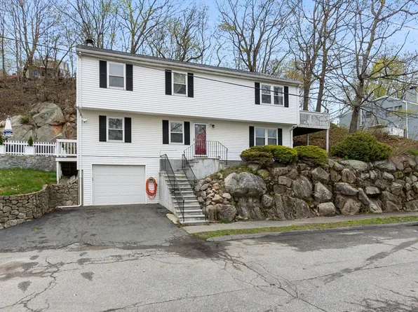 74 Glenway Ave, Peabody, MA 01960