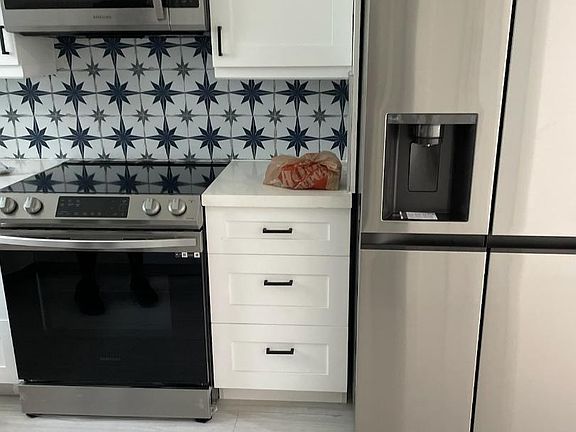 3rd image of 18 Dallyon Ave