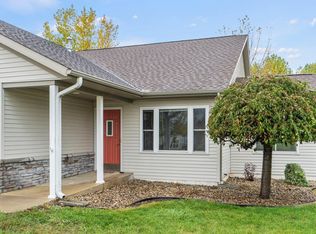 2131 Red Squirrel Ct, Warsaw, IN 46582
