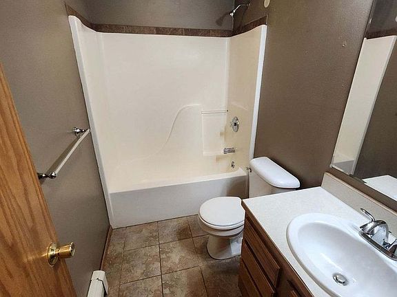 5th image of 2409 Leo Ave #C