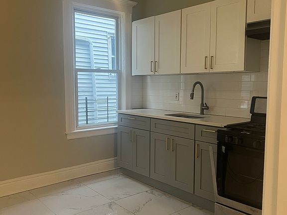 2nd image of 212 Amherst St APT 1