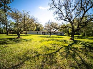 121 S Woodard Dr, Devers, TX 77538