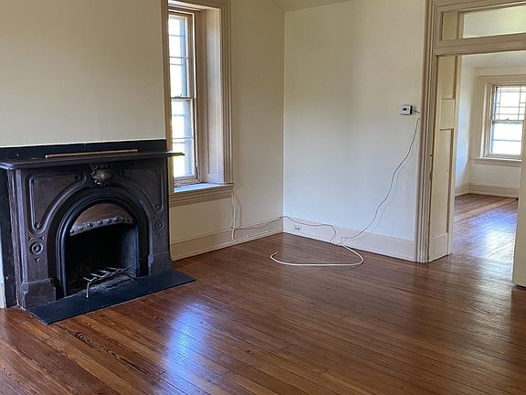 2nd image of 150 W Walnut Ln Floor 2