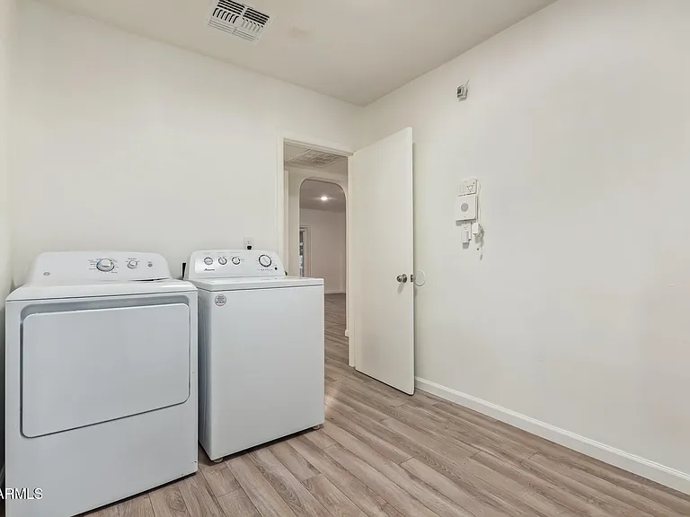 5401 E Exeter Blvd — Photo 40