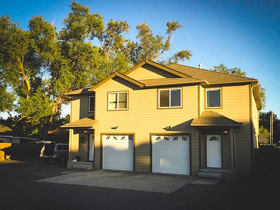 Right angle view front of the house
