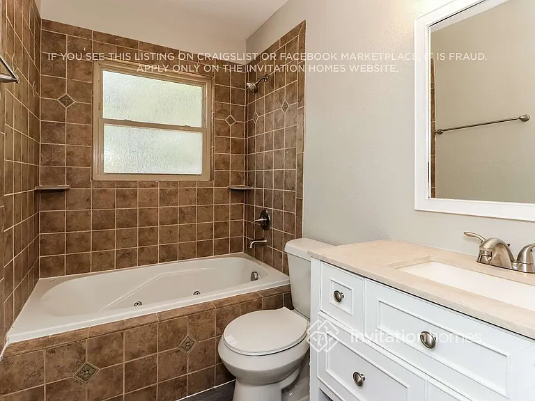 310 E Huitt Ln — Photo 11