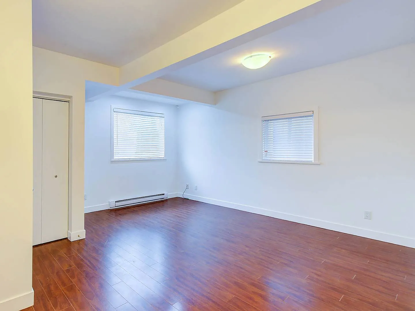 Ground 120 E King Ed — Photo 4