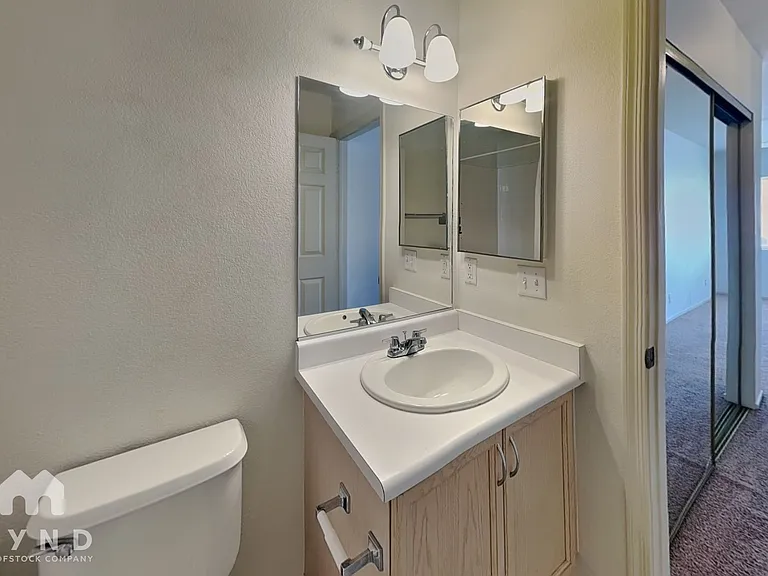 8042 Laurena Ave — Photo 14