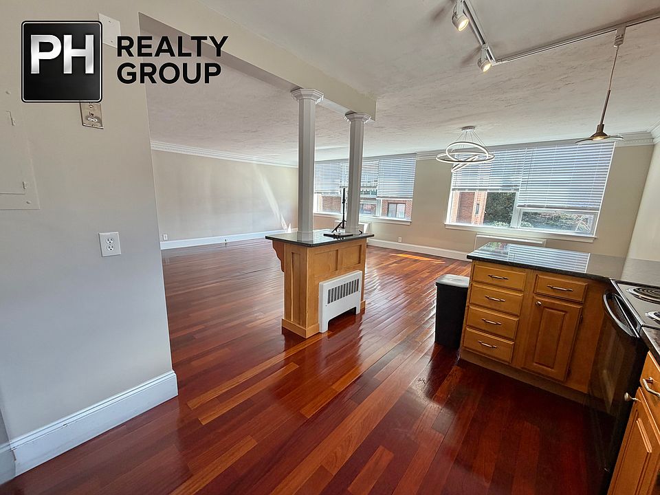 1st image of 10 Hammond Pond Pkwy APT 203
