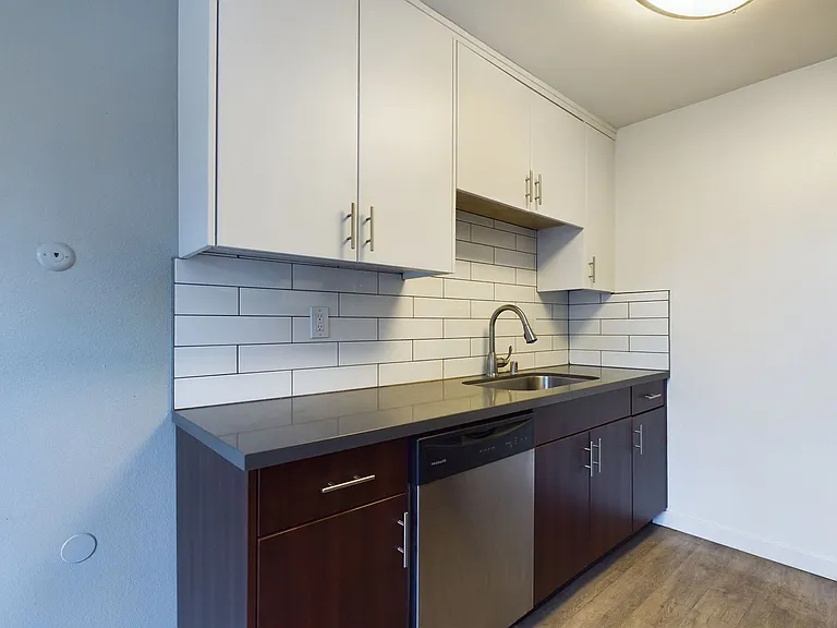 4018 Alabama Street - 2 Bedroom x 1bath - 1 month free with 14-month lease. — Photo 5
