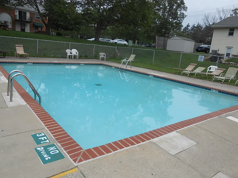 Heather Hills Apartments — Photo 10