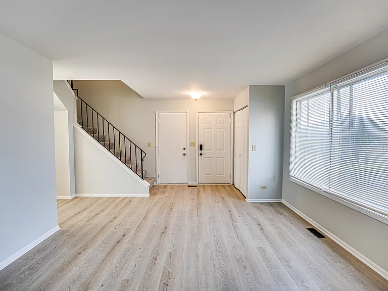 1111 Brunswick Ln — Photo 4
