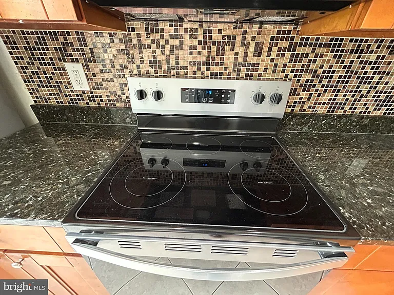 17930 Cottonwood Ter — Photo 7