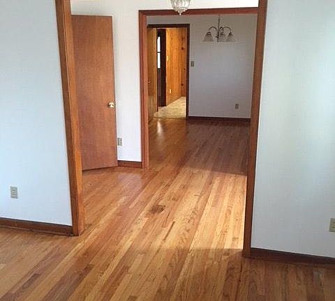 4th image of 7359 Brooks Dr