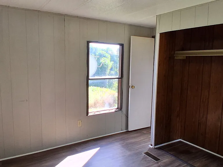 120 Joyner Ln — Photo 9