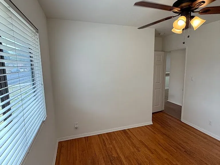 10866 Gerald Ave — Photo 26