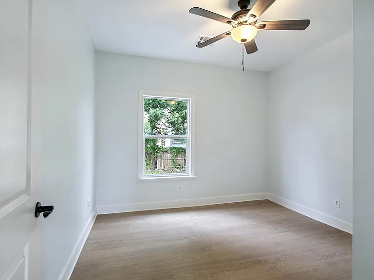 4922 Clara St — Photo 7